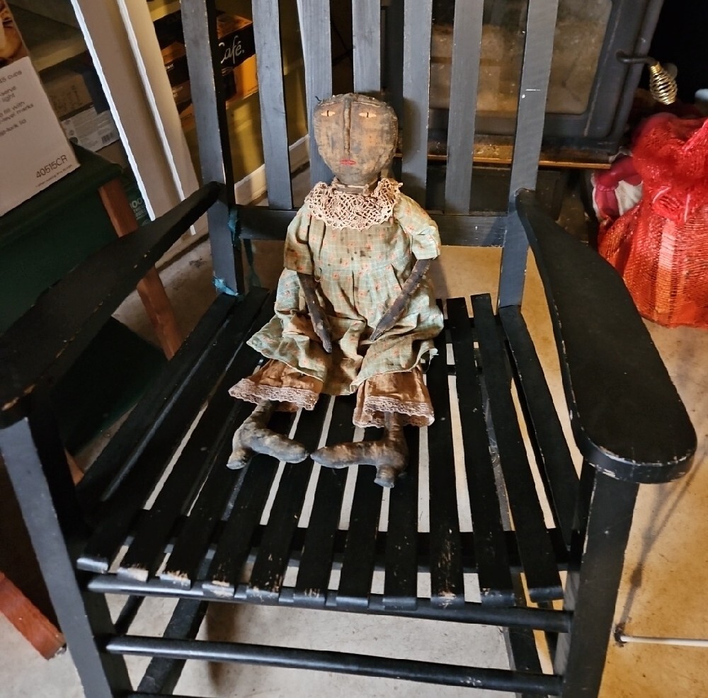 Primitive Doll - Picture 2 of 3